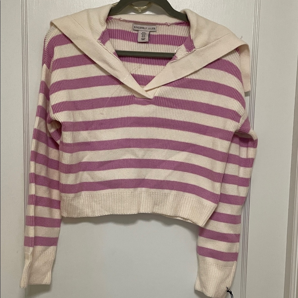 Forever 21 V-Neck Sweater in Pink and Cream